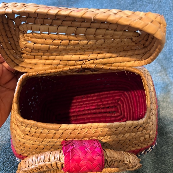 Colorful Woven Handbag - Picture 4 of 5